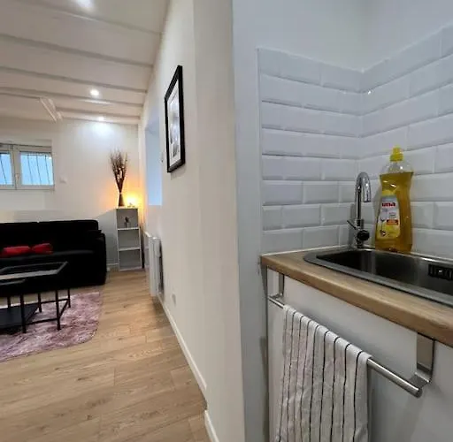 Studio Calme - Hypercentre - Metro - Netflix -wifi Apartment *