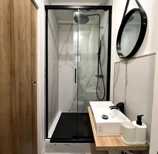 Apartment Studio Calme - Hypercentre - Metro - Netflix -wifi